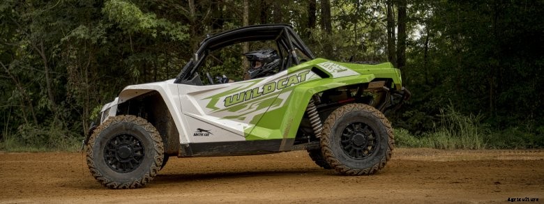 Arctic Cat Wildcat XX 2021 on a trail